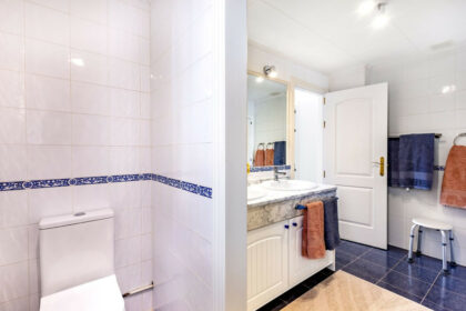 f1a8b84afe2d36df5e6969ae4c5394ef - 24