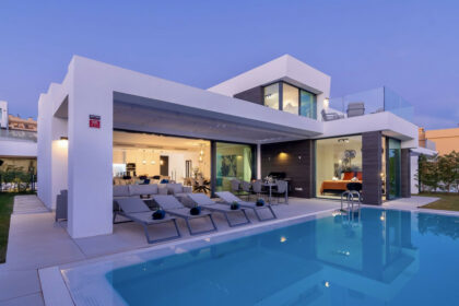 f1c36226e1644a301675a12107857477 - 1