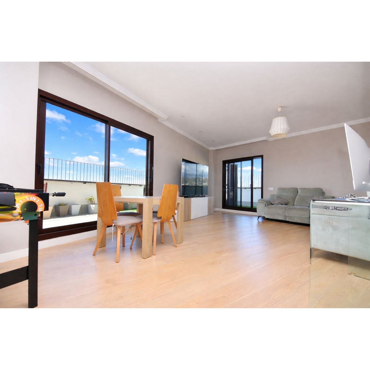 f3bbd94fc82e1d9516c87566200686bf - 11