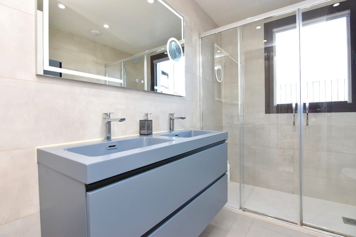 f3bbd94fc82e1d9516c87566200686bf - 19