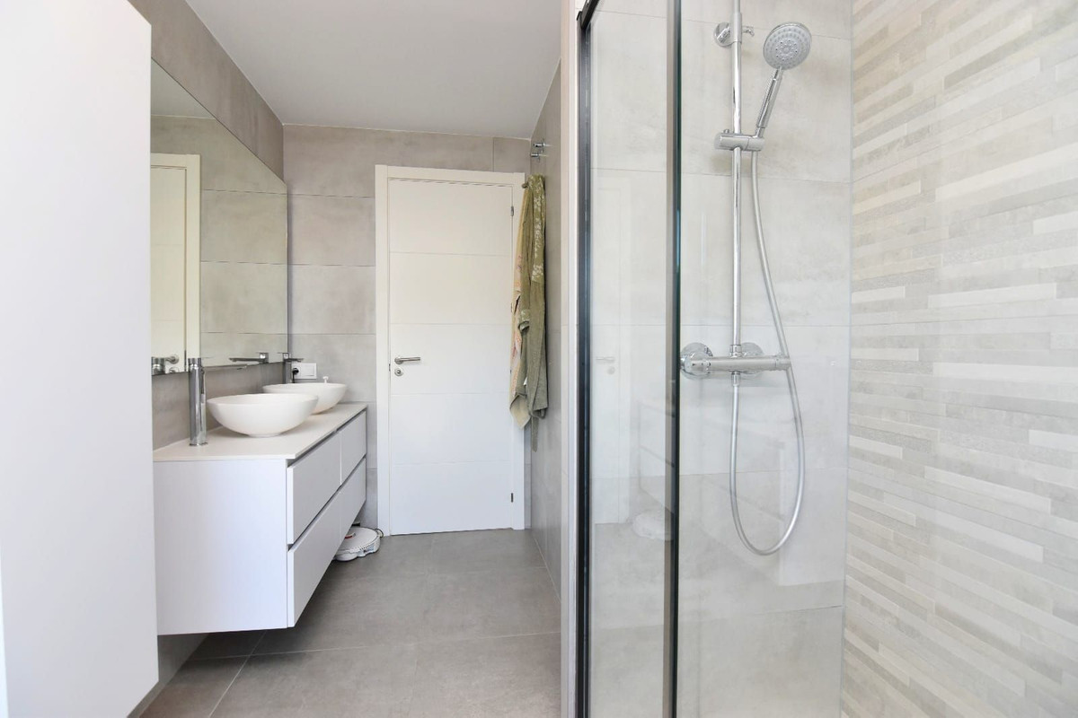 f3bbd94fc82e1d9516c87566200686bf - 28