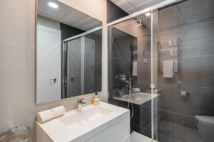 f4a8e256689c27fad4bcc5f90d68cd6e - 20