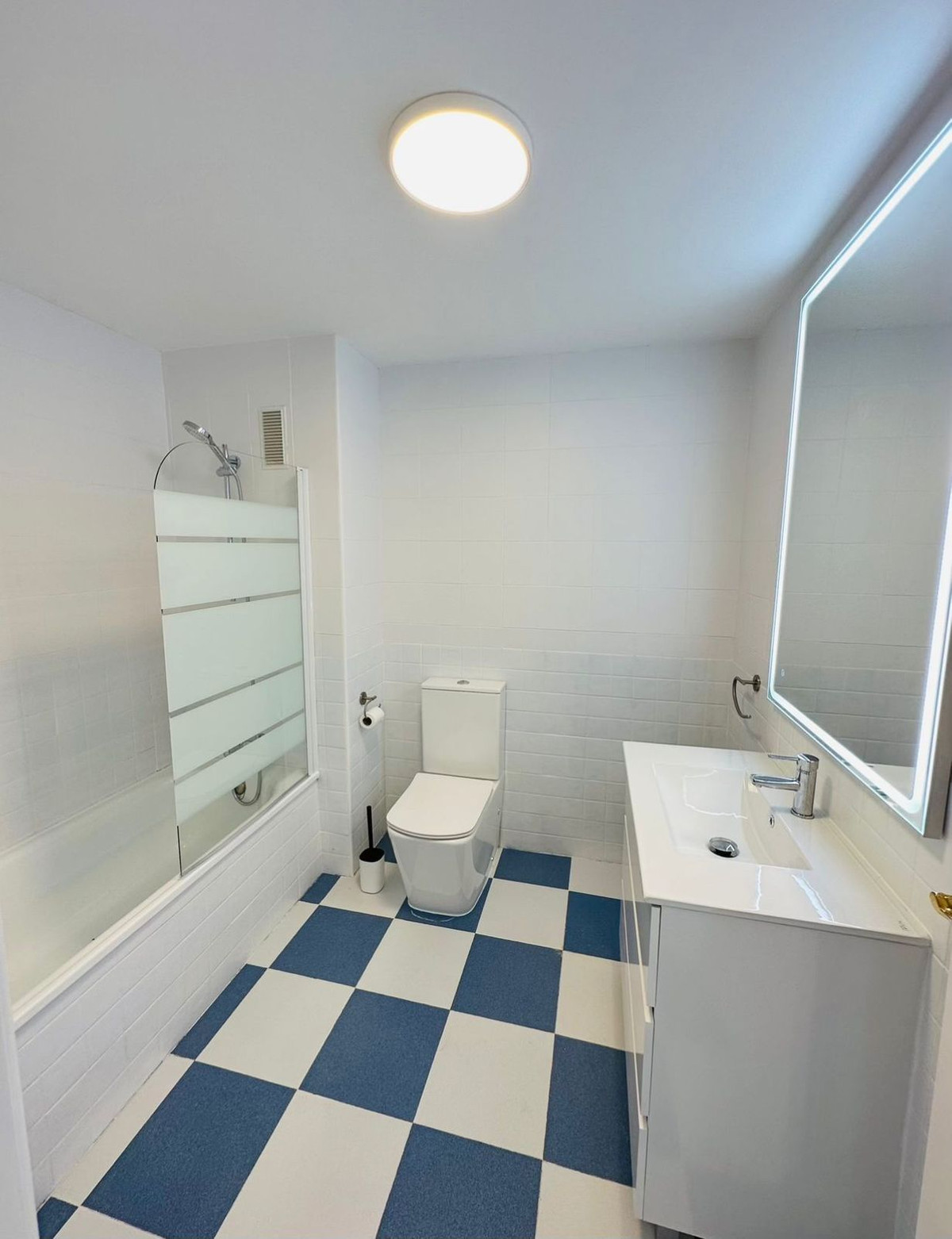 f4bc4fb8642b1dedc72c0664a079703a - 3