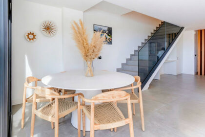 f51dd7e8cfa872c5312531a141124e01 - 18