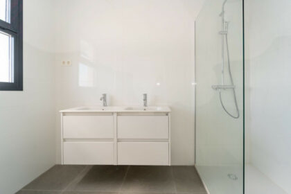 f63c823e13bc248febeab258cd5352fe - 24