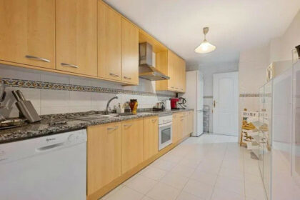 f7705c44cdd851ebd82982cee786dfb2 - 12