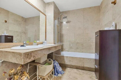 f7705c44cdd851ebd82982cee786dfb2 - 18