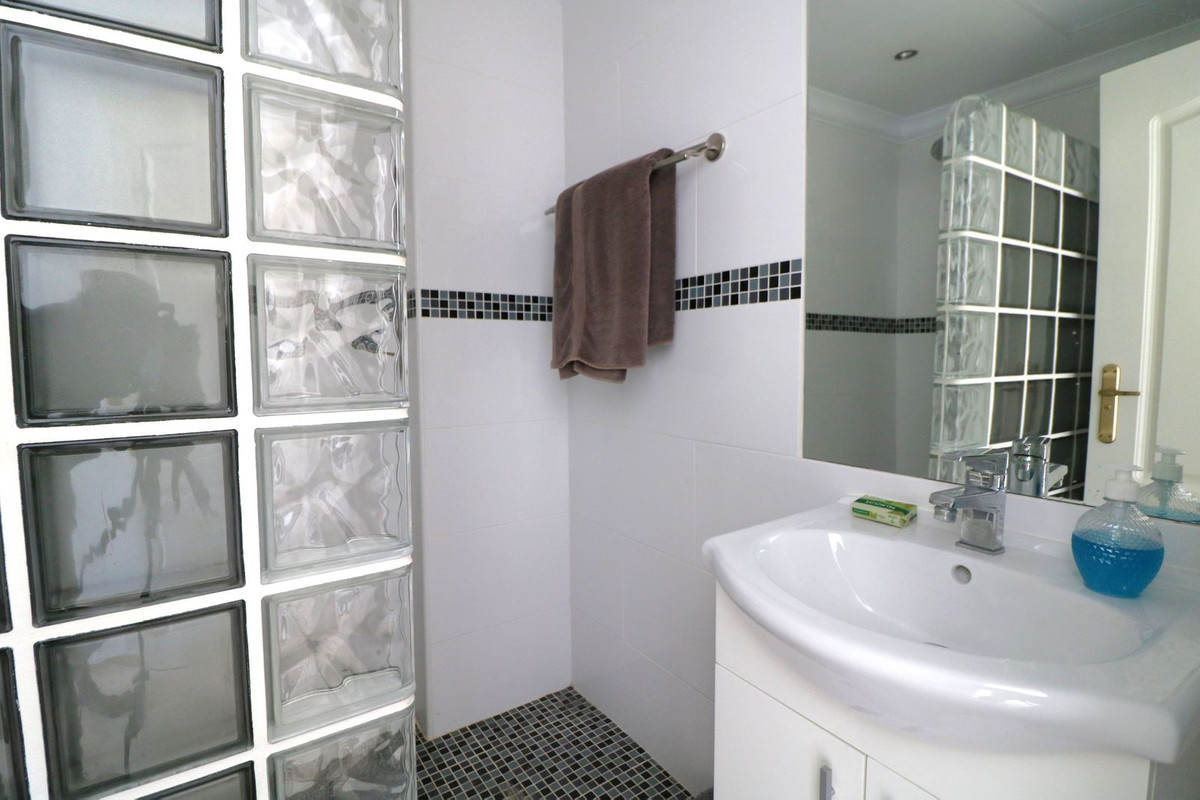 f776257d35a8f40fb5716397847a2b68 - 10