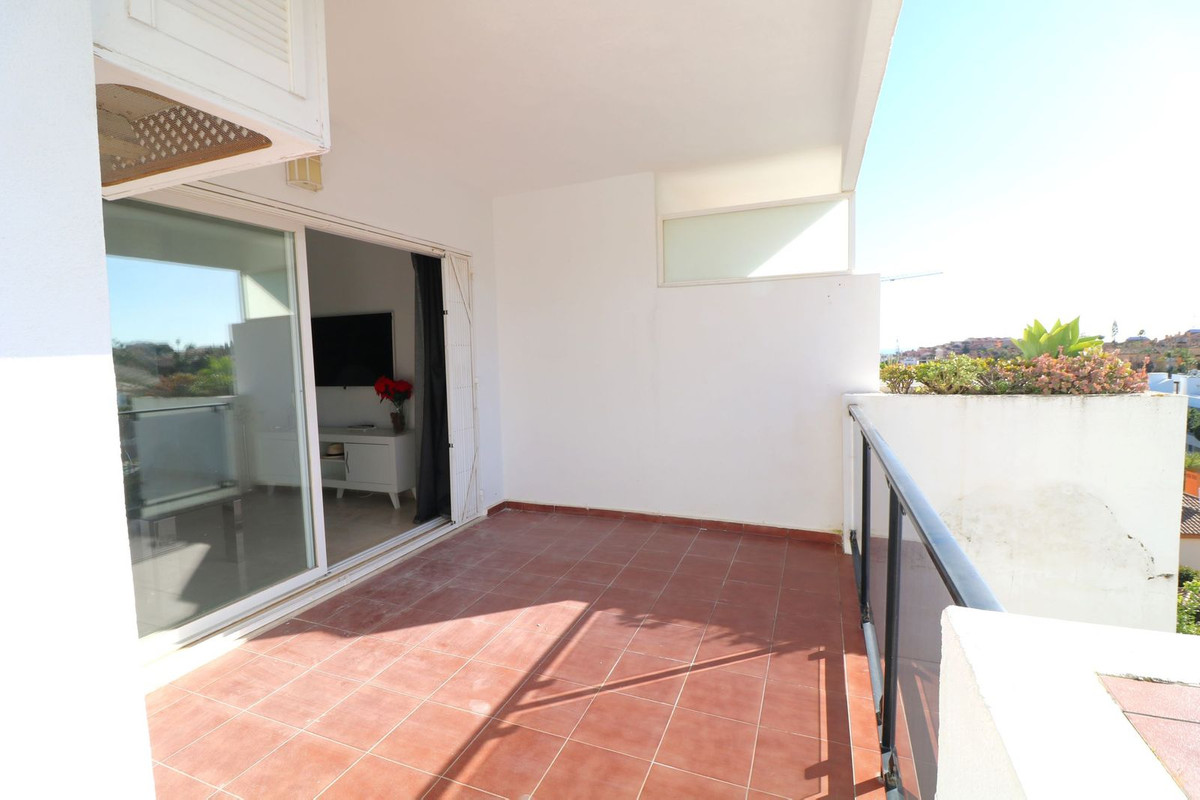 f776257d35a8f40fb5716397847a2b68 - 18