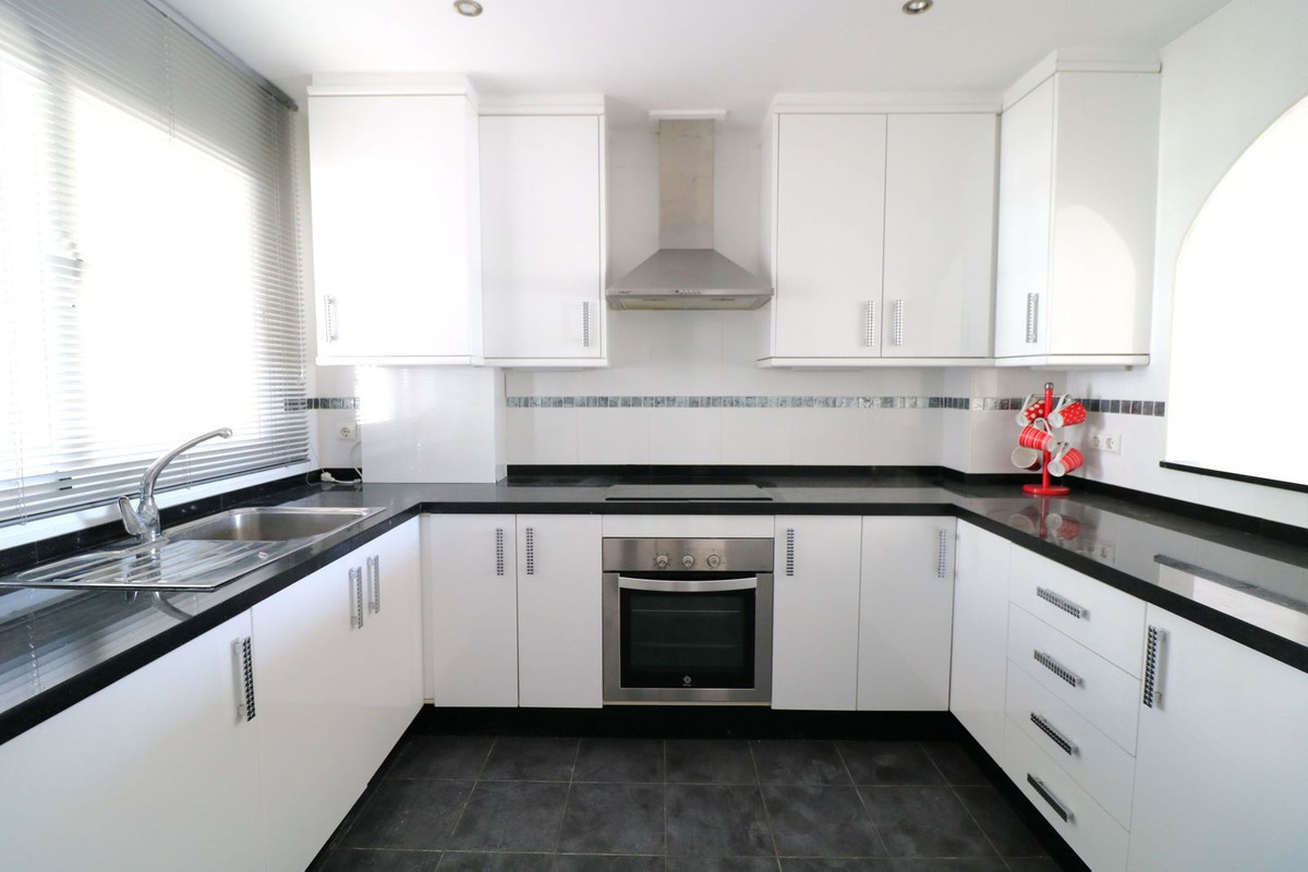 f776257d35a8f40fb5716397847a2b68 - 3