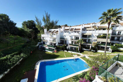 f84343ad103c7edd62e8e330a8b10f07 - 1