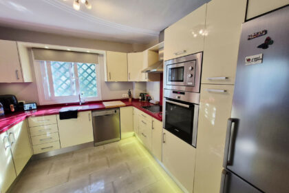 f84343ad103c7edd62e8e330a8b10f07 - 11