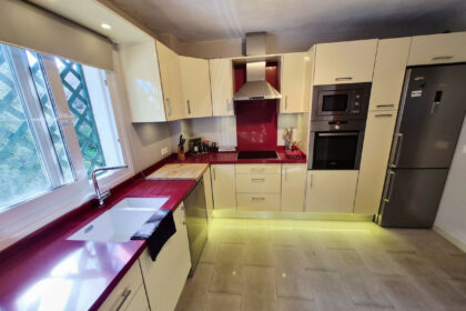 f84343ad103c7edd62e8e330a8b10f07 - 12