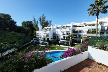 f84343ad103c7edd62e8e330a8b10f07 - 24