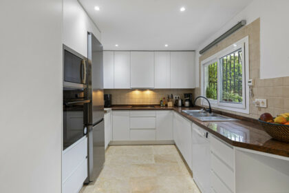 f8c89f944139143f01dea5ffefcf9e6a - 10