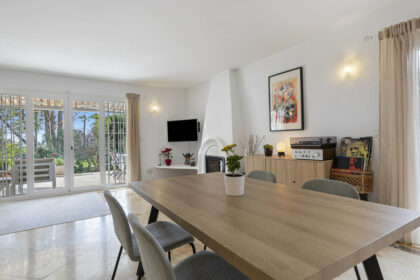 f8c89f944139143f01dea5ffefcf9e6a - 13