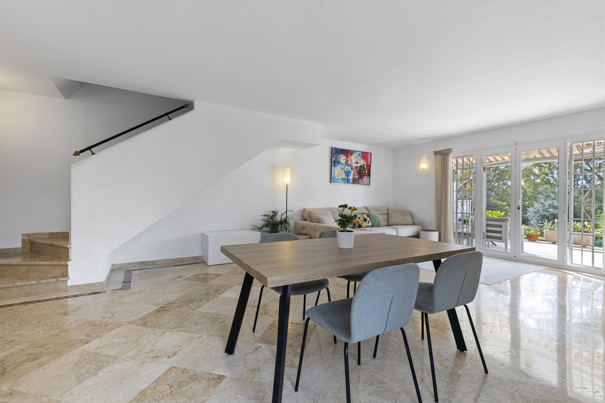 f8c89f944139143f01dea5ffefcf9e6a - 14