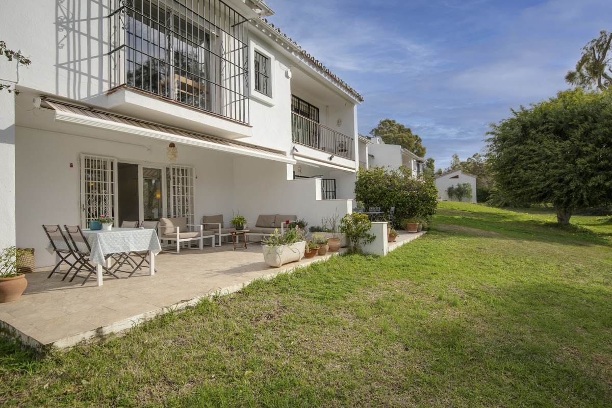 f8c89f944139143f01dea5ffefcf9e6a - 2