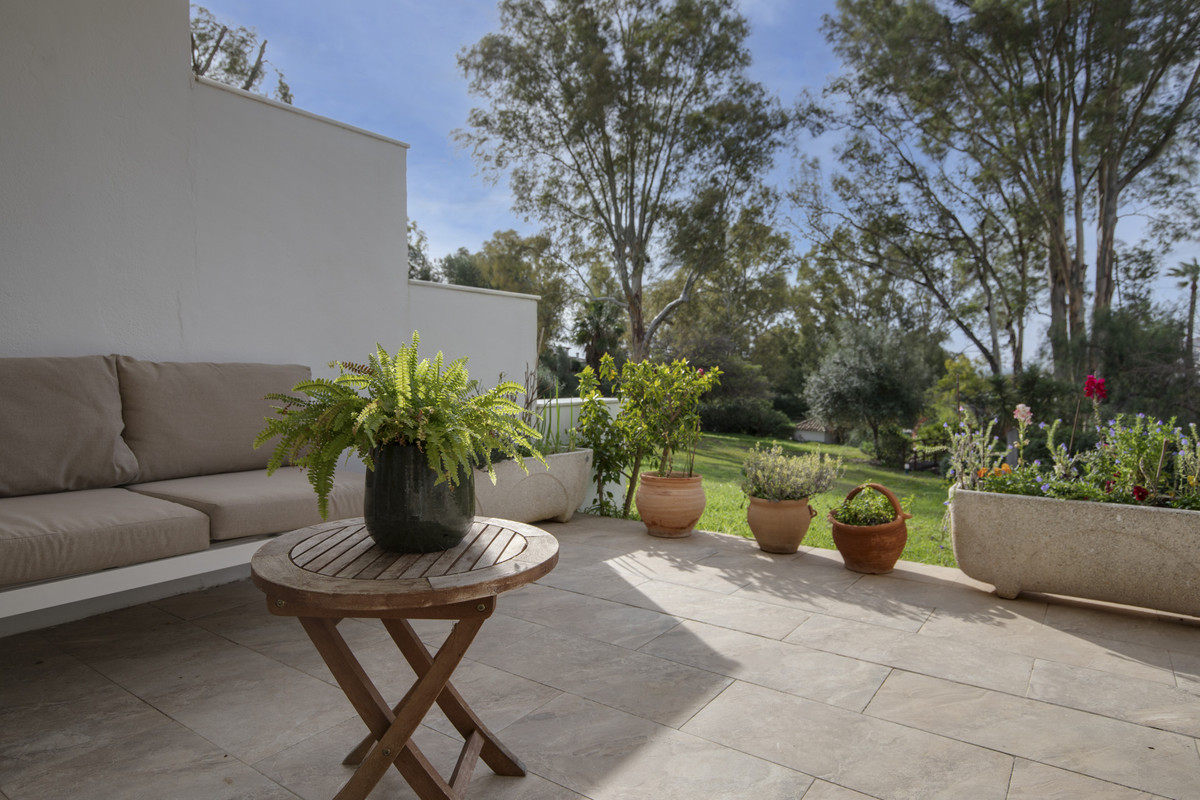 f8c89f944139143f01dea5ffefcf9e6a - 22