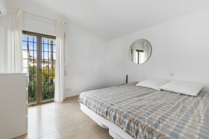 f8c89f944139143f01dea5ffefcf9e6a - 30