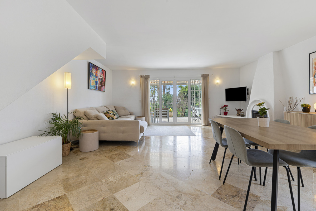 f8c89f944139143f01dea5ffefcf9e6a - 4