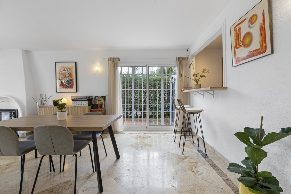 f8c89f944139143f01dea5ffefcf9e6a - 5