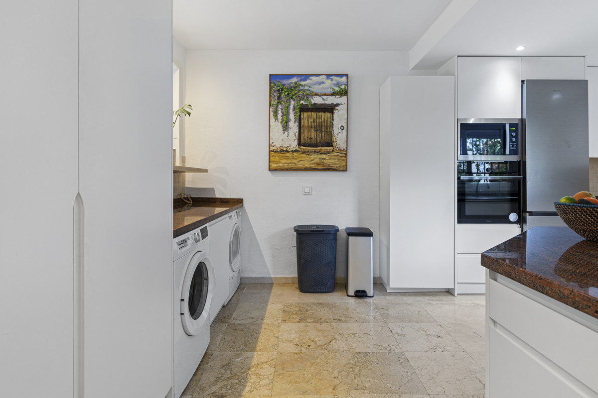 f8c89f944139143f01dea5ffefcf9e6a - 9