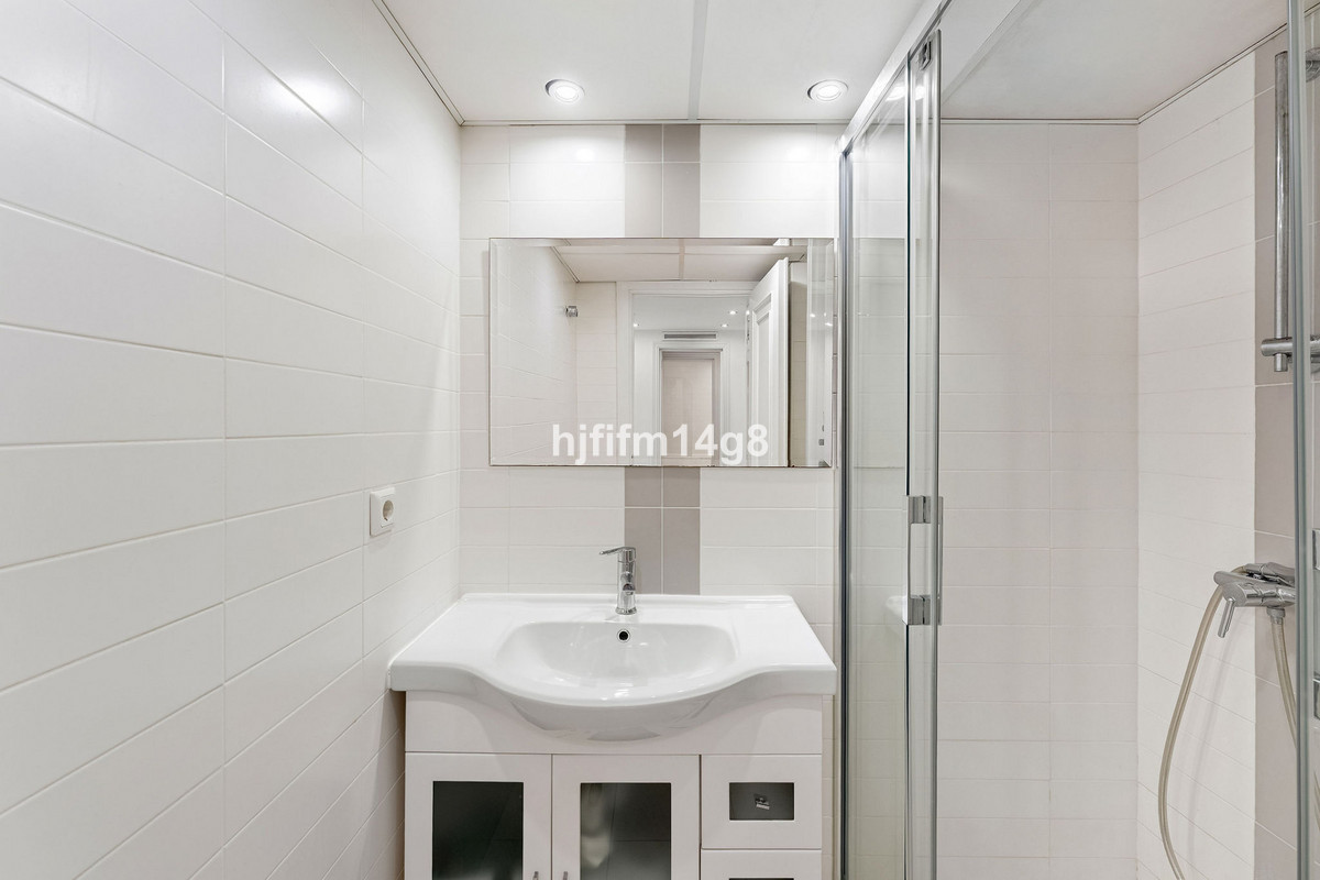 f9a6535a6bf2bd48d4ed3b2cdb2ac88c - 15