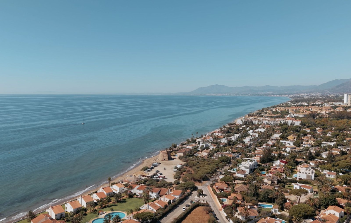 f9d58ee9a93962279874938a7897d9db - 13