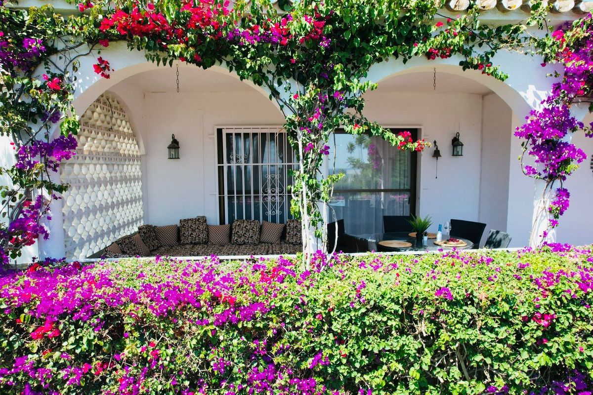 f9d58ee9a93962279874938a7897d9db - 16