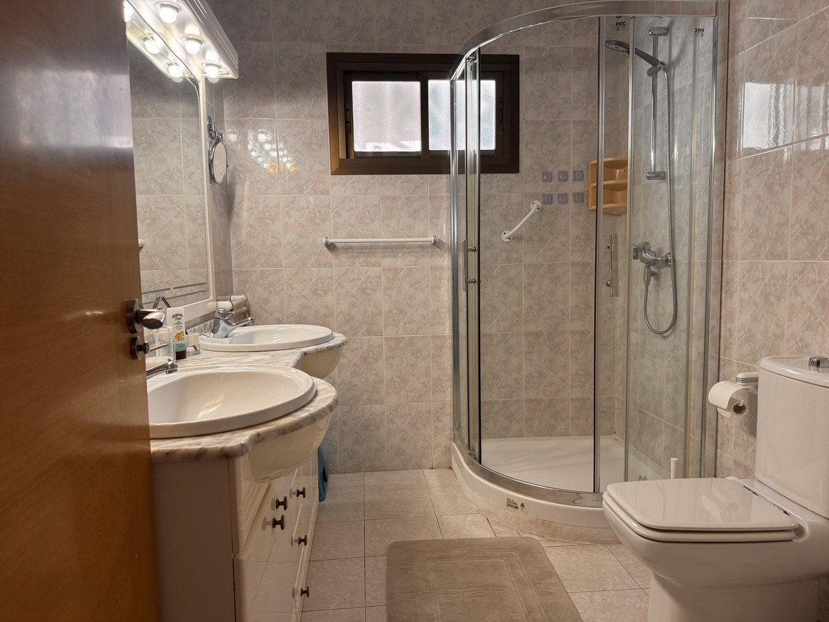 f9d58ee9a93962279874938a7897d9db - 19