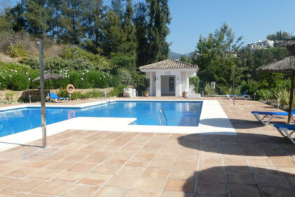 fbebcf18b5f2f2bcfba6fc8c6a031164 - 11