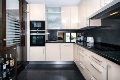 fc3885c97e600653638c6a58bdd9a74e - 11