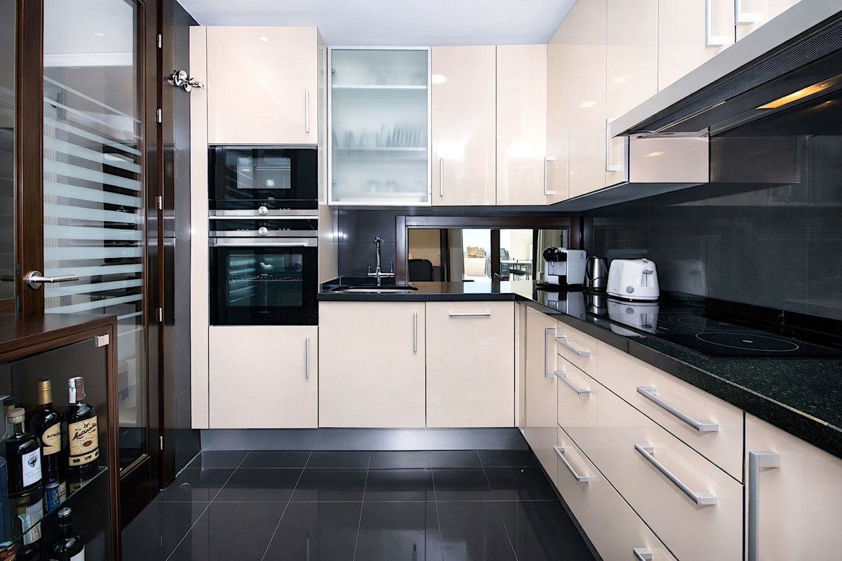 fc3885c97e600653638c6a58bdd9a74e - 11