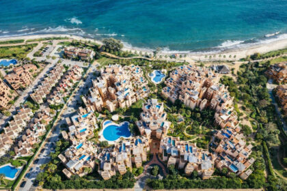 fc3885c97e600653638c6a58bdd9a74e - 19