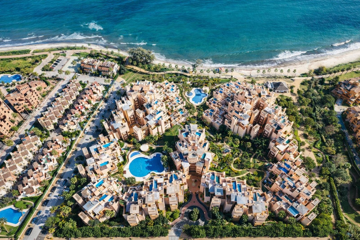 fc3885c97e600653638c6a58bdd9a74e - 19