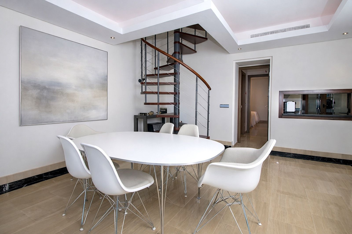 fc3885c97e600653638c6a58bdd9a74e - 4