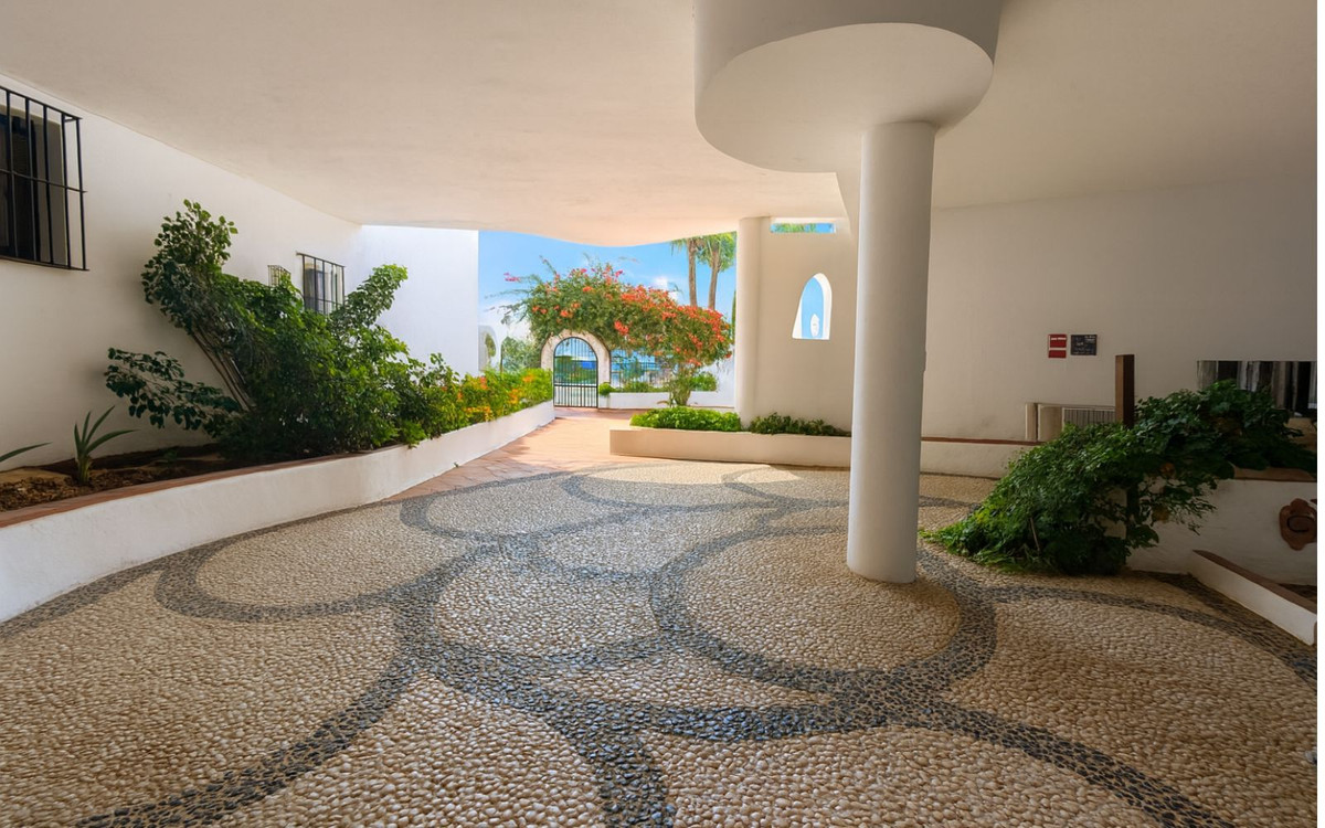 fc61eabfb0b8a15a0e27ea109dab0b7a - 8