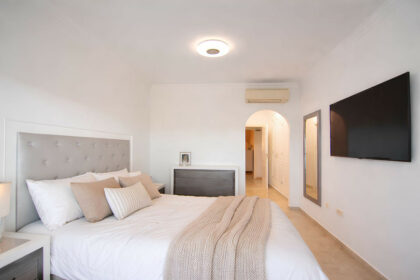 fc8aa8d3d698f6b220c3547616f81679 - 12