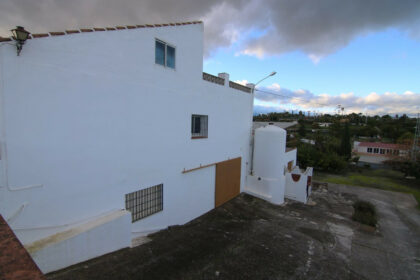 fe1f8817e85274cc7499954c86951923 - 25