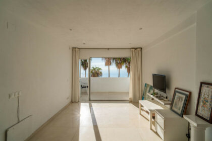 ff2893c5b06bbf5b12326d28120b3040 - 16