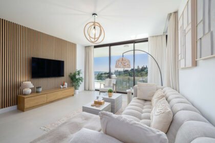 001903c647c8a04b1097bfb066a9252d - 1