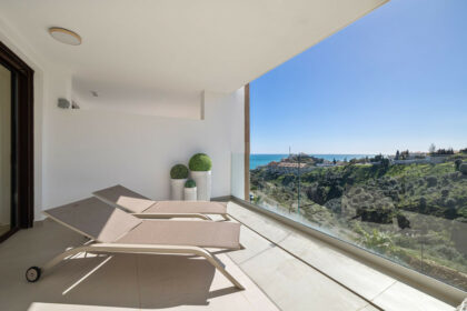 001903c647c8a04b1097bfb066a9252d - 10