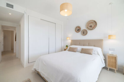 001903c647c8a04b1097bfb066a9252d - 12