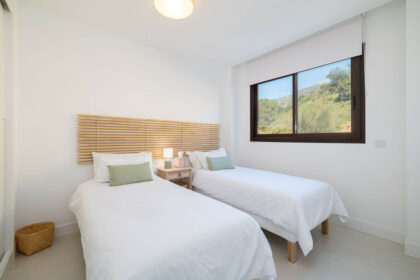 001903c647c8a04b1097bfb066a9252d - 16