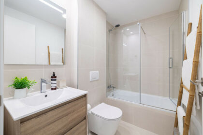 001903c647c8a04b1097bfb066a9252d - 17