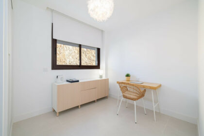 001903c647c8a04b1097bfb066a9252d - 19