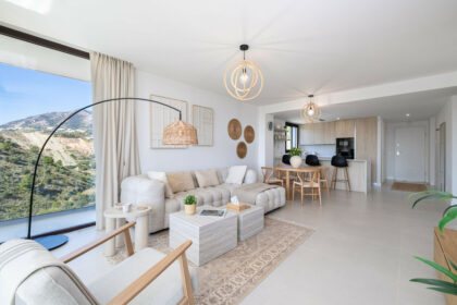 001903c647c8a04b1097bfb066a9252d - 3