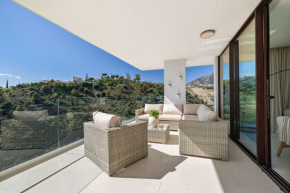 001903c647c8a04b1097bfb066a9252d - 9