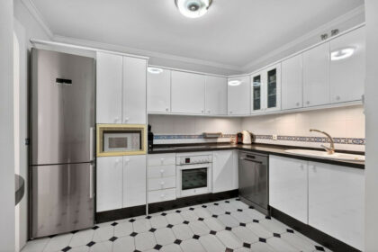 00591bf89afb24f055b0b2138ffcbb96 - 14